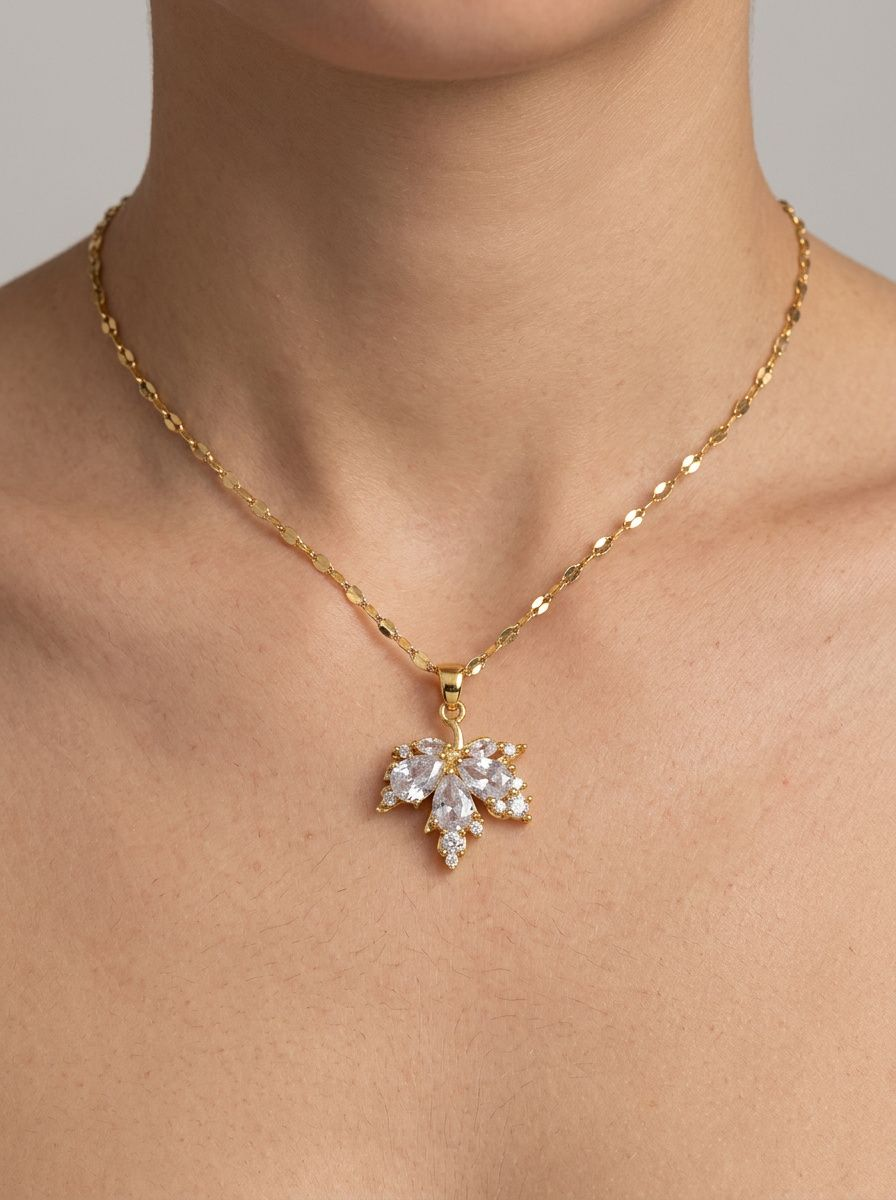 Autumn Dew Maple Leaf Pendant Necklace